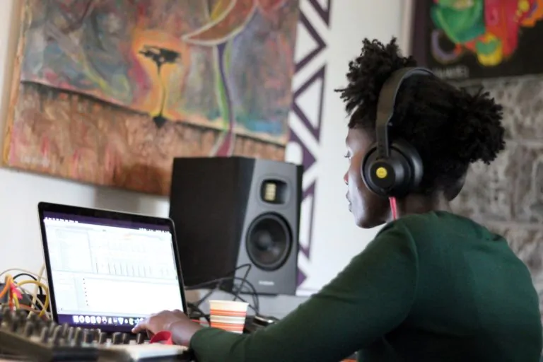 adam-audio-t7v-aktif-studyo-monitor-asimetrik-e-ticaret-gorsel2